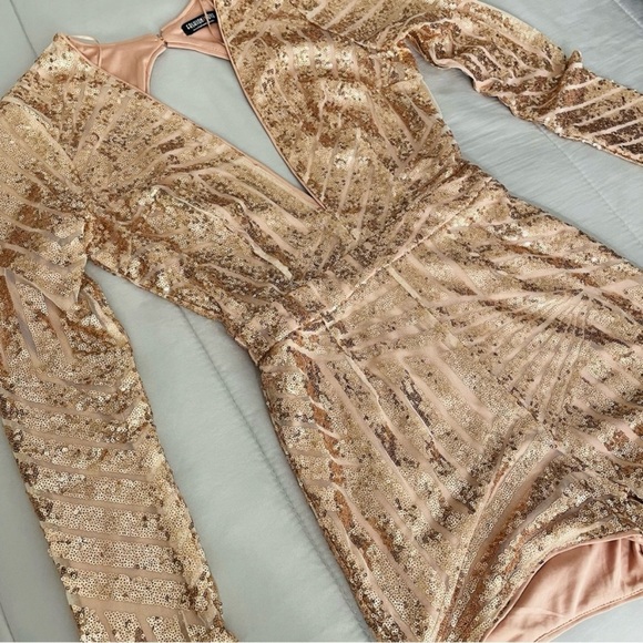 ⚡️LAST CHANCE⚡️ Fashion Nova Flashy Ways Romper - Picture 4 of 8